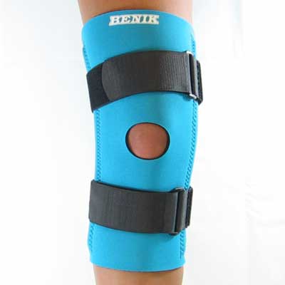 K-203 Knee Sleeve W/Repositionable Buttress, Spriral Stays and Cinch Straps
